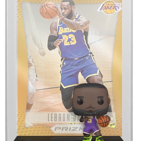 Funko POP! Trading Cards #02 LeBron James Gold Prizm Panini Exclusive Lakers - Picture 2 of 8